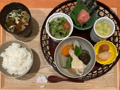 紀乃家の籠盛り御膳
