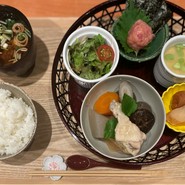 紀乃家の籠盛り御膳