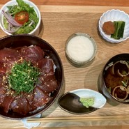 まぐろの漬け丼