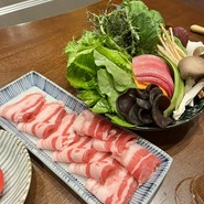ゆかたまこあた