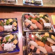 鮮魚直営　　回転寿司　魚喜