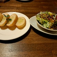 Aセット　ガーリックトースト・ミニサラダ