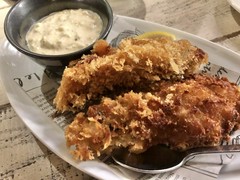 大きな牡蠣フライ