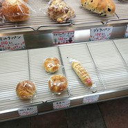リーズナブルなパン屋さんです