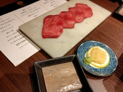 和牛焼肉　やくにく　路地裏