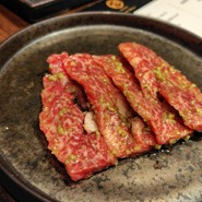 和牛焼肉　やくにく　路地裏