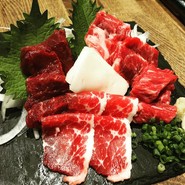 日本のお酒と馬肉料理　うまえびす