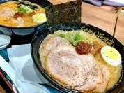 豚骨醤油のこってり系げんこつラーメン