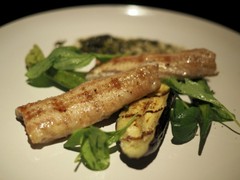 炭焼きステーキとワイン obiobi