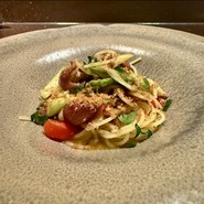 炭焼きステーキとワイン obiobi