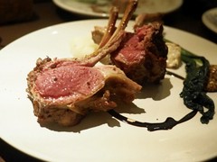 炭焼きステーキとワイン obiobi