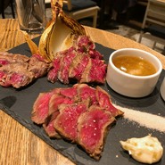 日本のお酒と馬肉料理　うまえびす
