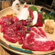 日本のお酒と馬肉料理　うまえびす