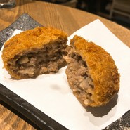 日本のお酒と馬肉料理　うまえびす