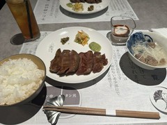 本格炭火牛たん　善