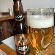 昼からビールをいただきました。スリランカのライオンというビールだったかと思います。