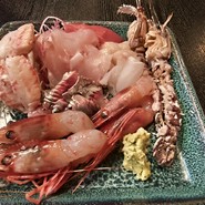 刺し身盛り合わせ