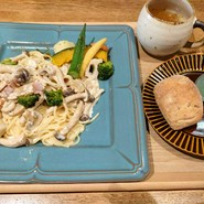 エレファンズカフェ＆バル
