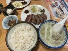 牛たん炭焼利久　泉本店