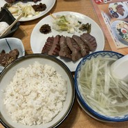 牛たん炭焼利久　泉本店