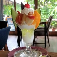 フルーツパフェ