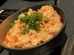 南部鉄器で炊く贅沢ウニいうらご飯（よそったあと）