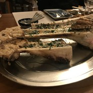 信州牛の骨髄のロースト　ニンニク&パセリ風味