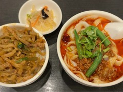 麻辣刀削麺とザーサイご飯ランチ950円！