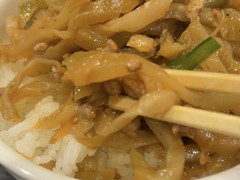 ザーサイのコリコリ食感と挽き肉が合います！