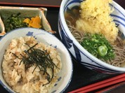 天ぷらそば と 炊き込みご飯
