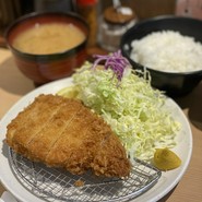 ランチロースカツ定食