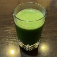 ランチは食前に特製野菜ジュースが出てきます！
