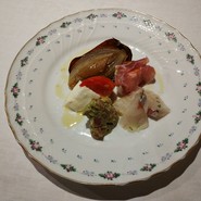 前菜（5種、淡路島玉ねぎ、コチなど）