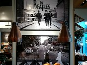 ビートルズファンにもたまらないベーカリー。BGMも勿論ビートルズ🎶