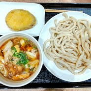 肉汁うどんと芋の天ぷら