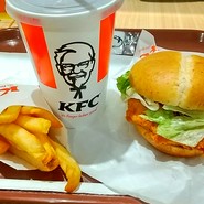 人気のチキンフィレバーガーセット