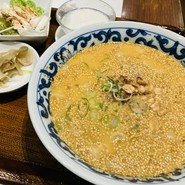 札幌ステラプレイス６Ｆセンター担々麺・餃子・豚饅・北老虎