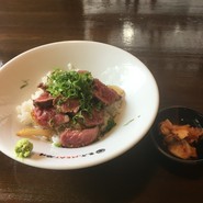 レアステーキ丼