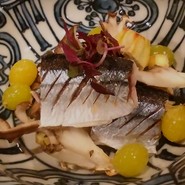 .新秋刀魚の塩焼きに舞茸と銀杏を添えて