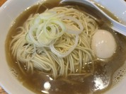 超シンプルな中華そば750円、中盛り100円！