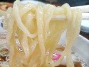 人気の佐野ラーメン店、青竹手打ち麺リフト。尚杜