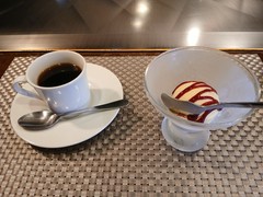 デザートとコーヒーのセットを追加