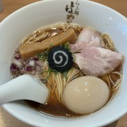 味玉炭火焼鯵煮干しそば1100円！