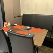 ソファー席