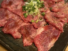 黒毛和牛とホルモン焼　DORA