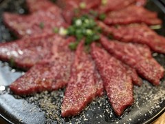 黒毛和牛とホルモン焼　DORA