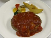 ハンバーグ　トマトソース