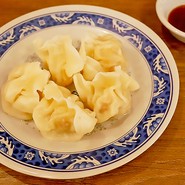 『名物 張さんの水餃子』5個390円（税抜）