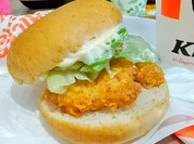 大好きなチキンフィレバーガー。クリスピーとポテトフライ。