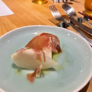 BRACERIA　PASTICCERIA　BOND